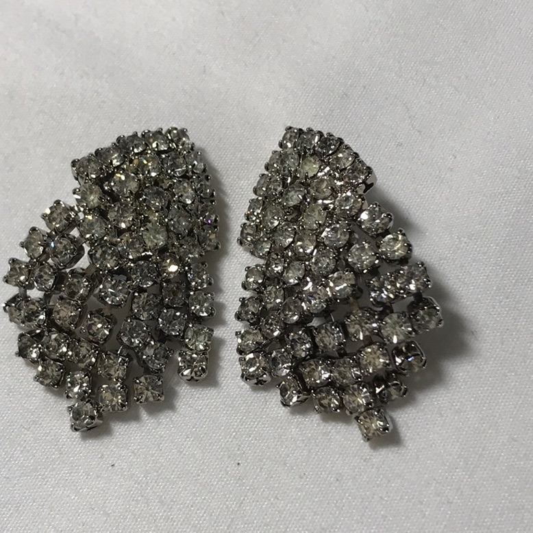Celebrity Clip On Earrings 12$